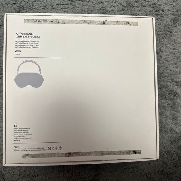 Apple AirPod Max in Dark Blue - Picture 4 of 5